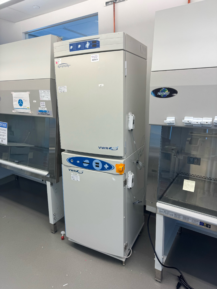 Image of VWR Symphony Double Stack CO2 Incubator